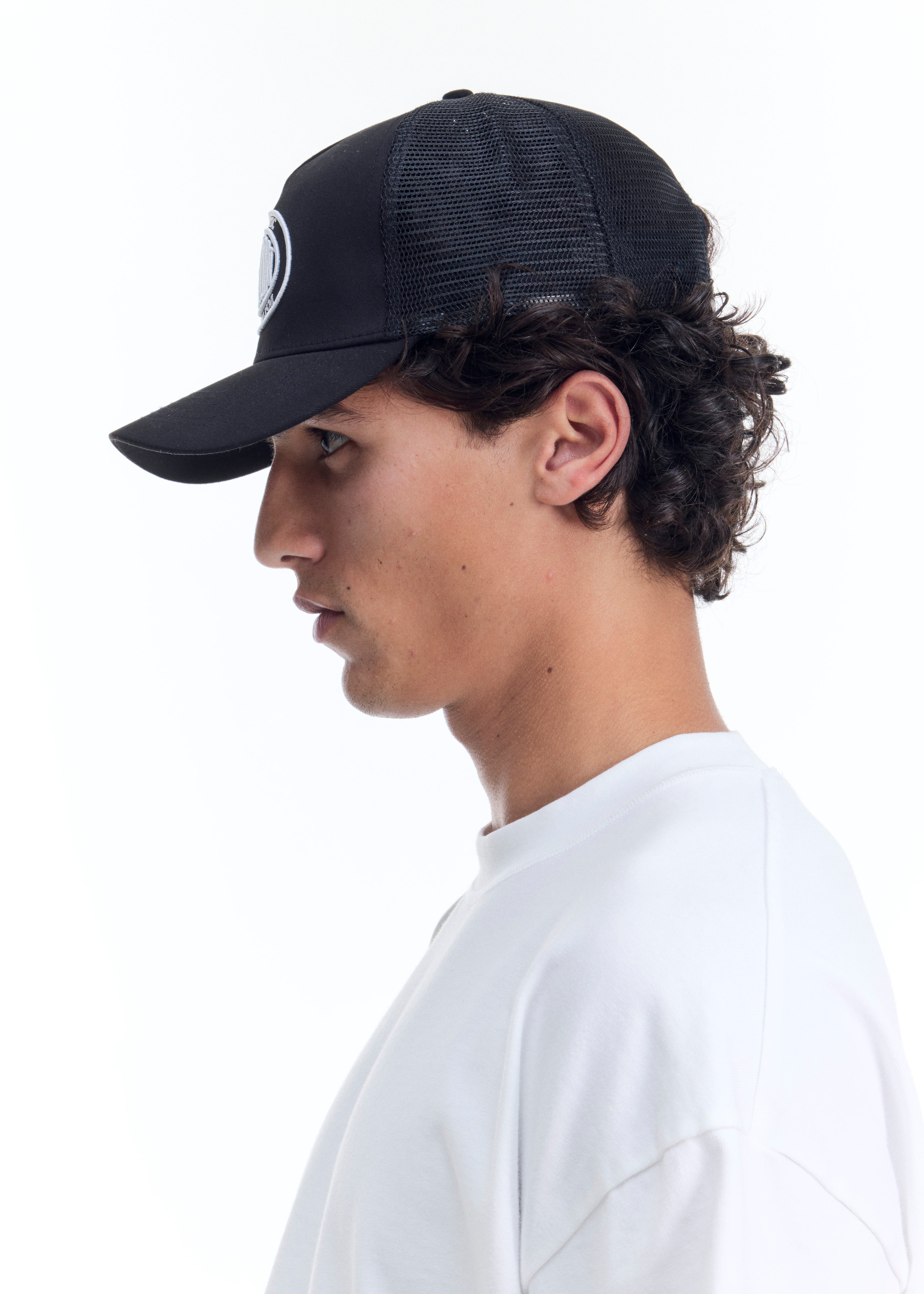 CREST TRUCKER CAP - BLACK