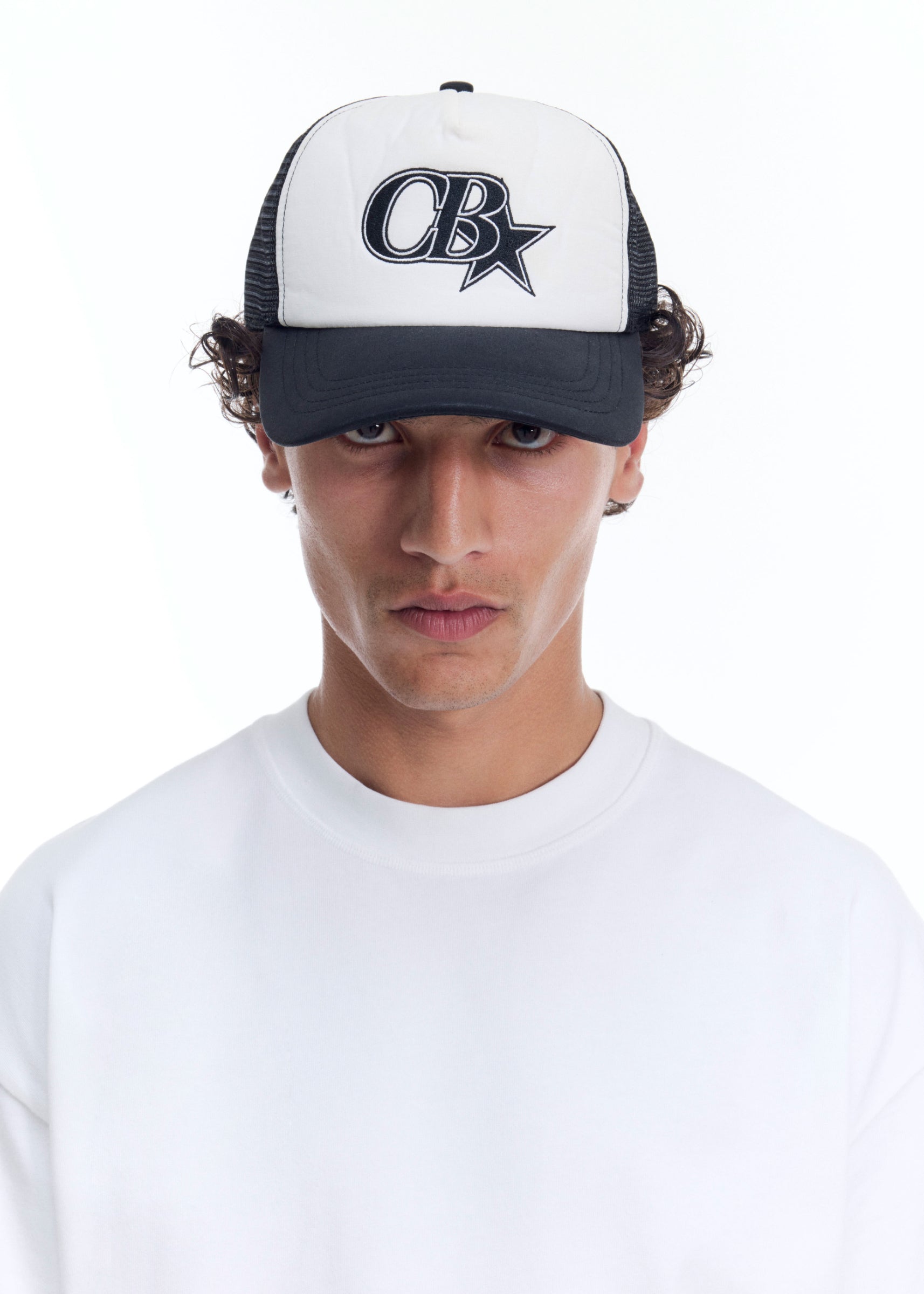 VINTAGE STAR TRUCKER CAP - BLACK