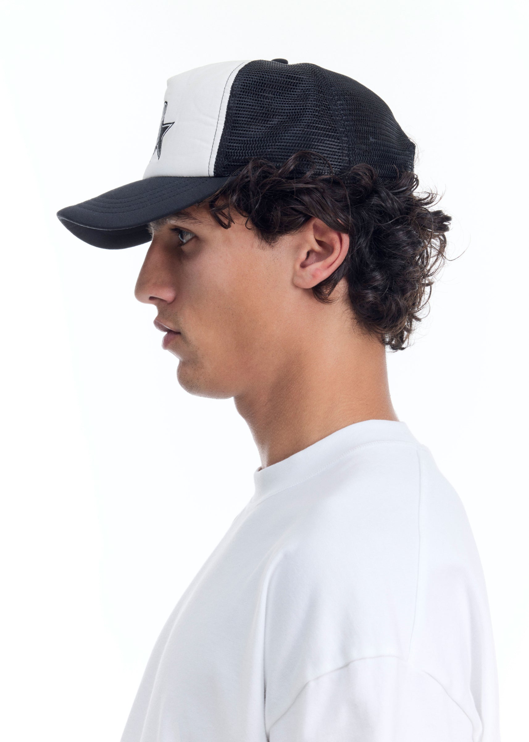 VINTAGE STAR TRUCKER CAP - BLACK