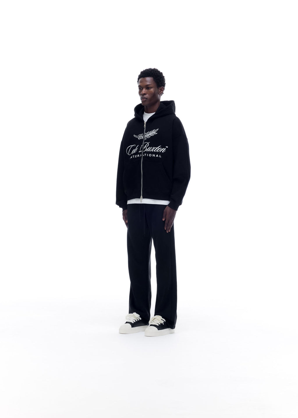 INTERNATIONALER HOODIE MIT REISSVERSCHLUSS – SCHWARZ