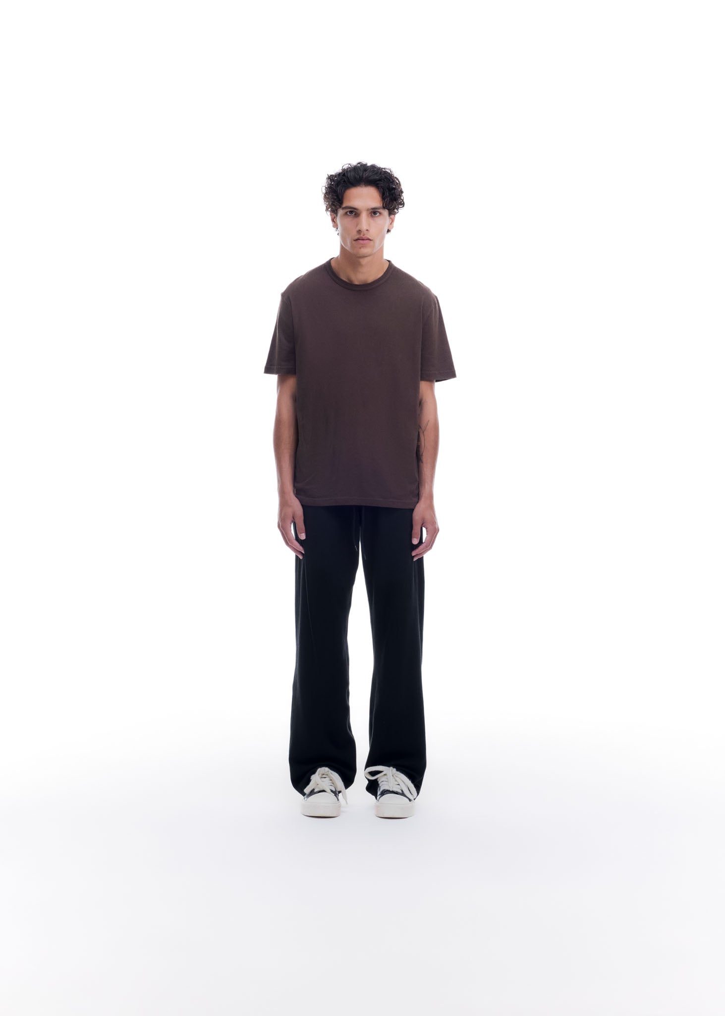 THE COLE T-SHIRT - DARK BROWN